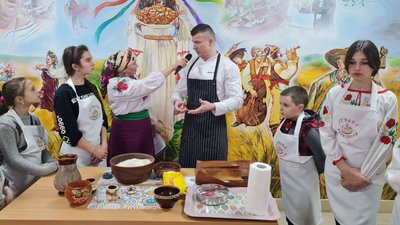 традиції, тетерівська громада, діти, випічка, булочки