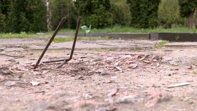 Рівняни скаржаться на арматуру та пошкоджену бруківку на Пагорбі Слави: що відповіла влада міста Рівняни скаржаться на арматуру та пошкоджену бруківку на Пагорбі Слави: що відповіла влада міста