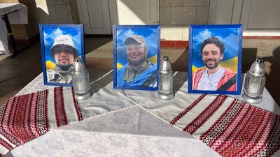 В Ужгороді відкрили меморіальні дошки полеглим захисникам Тарасу Гайдуку, Івану Гутаю та Андрію Потічному