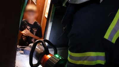 Хлопчик, який застряг у ліфті на вулиці Ветеранів у Луцьку, 19 серпня 2025 рік