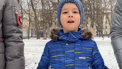 Маріупольці з різних міст України утворили ланцюг єдності Маріупольці з різних міст України утворили ланцюг єдності