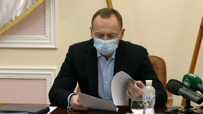 ДБР дорікає Атрошенку, що в тендерах на ремонт доріг у Чернігові виграють одні і ті ж фірми ДБР дорікає Атрошенку, що в тендерах на ремонт доріг у Чернігові виграють одні і ті ж фірми