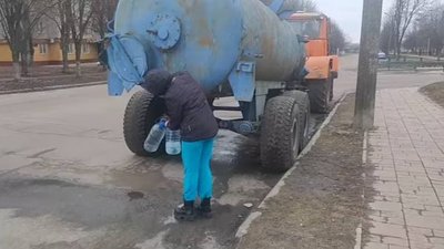 У Лозовій на Харківщині через проблеми з мережами вмикають воду за графіком