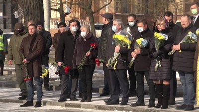 Херсонці вшанували пам’ять героїв Небесної сотні Херсонці вшанували пам’ять героїв Небесної сотні