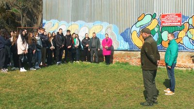 Прибирають парки, лісосмуги та узбережжя: у Вінниці триває екологічна акція "За чисте довкілля"
