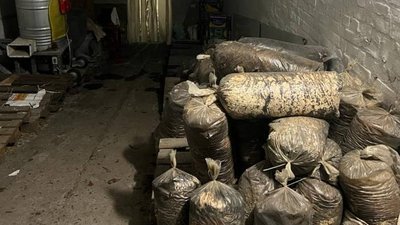 Виготовляли до 10 кг "фену" щомісяця: у Черкасах припинили діяльність кількох нарколабораторій Виготовляли до 10 кг "фену" щомісяця: у Черкасах припинили діяльність кількох нарколабораторій