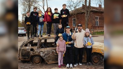 Волонтери з дітьми Волонтери з дітьми