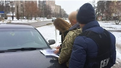 Екскерівника комунального підприємства на Черкащині підозрюють у незаконному збуті піску