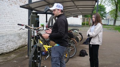У Житомирі відкрили першу в місті станцію з технічного самообслуговування велосипедів У Житомирі відкрили першу в місті станцію з технічного самообслуговування велосипедів