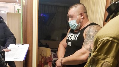 У Миколаєві поліцейські затримали групу чоловіків на вимаганні 47 тисяч доларів неіснуючого боргу У Миколаєві поліцейські затримали групу чоловіків на вимаганні 47 тисяч доларів неіснуючого боргу