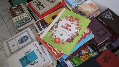 "Російську літературу — на макулатуру": вінницькі школярі зібрали 2500 книг "Російську літературу — на макулатуру": вінницькі школярі зібрали 2500 книг