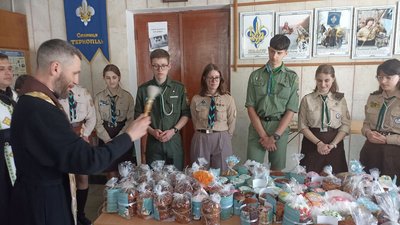капелан пласту в Тернополі Михайло Бугай, акція "Діти - дітям" капелан пласту в Тернополі Михайло Бугай, акція "Діти - дітям"