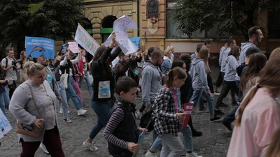 Захист слабких — справа сильних. У Чернівцях провели марш за права тварин Захист слабких — справа сильних. У Чернівцях провели марш за права тварин