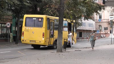 Учасника бойових дій з Івано-Франківська відмовилися безкоштовно везти у маршрутці Учасника бойових дій з Івано-Франківська відмовилися безкоштовно везти у маршрутці