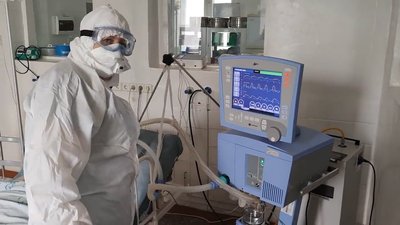 Лікарка показала алгоритм підготовки до огляду хворих на коронавірус у реанімаційному відділенні Лікарка показала алгоритм підготовки до огляду хворих на коронавірус у реанімаційному відділенні