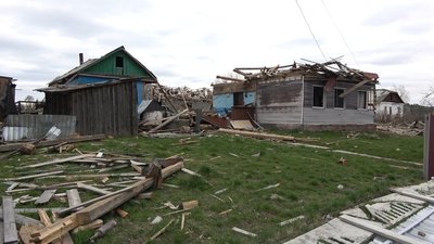 У селі на Житомирщині фіксують наслідки руйнувань, що завдали війська Росії У селі на Житомирщині фіксують наслідки руйнувань, що завдали війська Росії