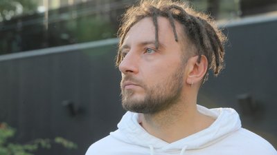 Das Wortspiel: "Коли ти пишеш вірш – це наче любовні стосунки з мовою" Das Wortspiel: "Коли ти пишеш вірш – це наче любовні стосунки з мовою"
