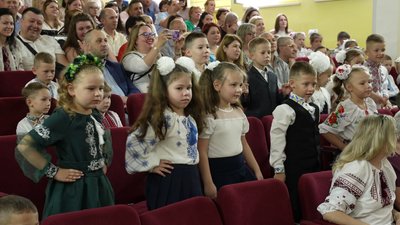 У 403 школах Кіровоградщини пролунав перший дзвінок У 403 школах Кіровоградщини пролунав перший дзвінок