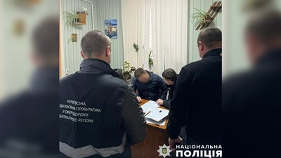 Купували дрова для військових за завищеними цінами: на Чернігівщині повідомили про підозру керівникам гарнізону Купували дрова для військових за завищеними цінами: на Чернігівщині повідомили про підозру керівникам гарнізону
