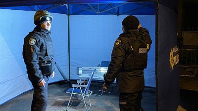 Війська РФ атакували безпілотниками житловий будинок у Дніпрі: врятували шестеро людей