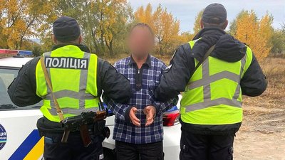 На Київщині затримали чоловіка, який стріляв і погрожував гранатою На Київщині затримали чоловіка, який стріляв і погрожував гранатою
