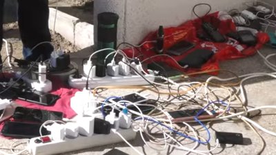 Зарядка мобільних телефонів Зарядка мобільних телефонів