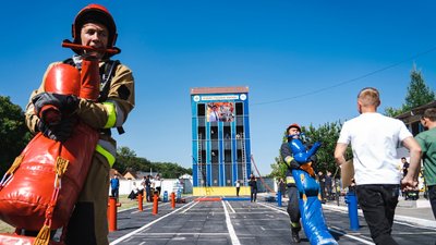 Пожежники Хмельниччини змагалися за звання кращого Пожежники Хмельниччини змагалися за звання кращого