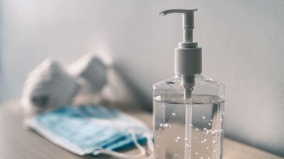 У Надвірній вчителі за премії купують засоби індивідуального захисту для школи