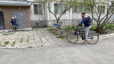 "Доставка щастя". Як херсонець організував довіз посилок та гуманітарної допомоги велосипедом "Доставка щастя". Як херсонець організував довіз посилок та гуманітарної допомоги велосипедом