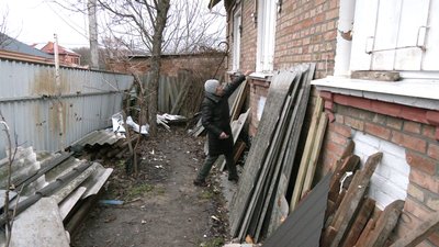 "Будівництво на мільйон по нинішніх цінах". Як люди в Кропивницькому відновлюють зруйновані "шахедом" будинки "Будівництво на мільйон по нинішніх цінах". Як люди в Кропивницькому відновлюють зруйновані "шахедом" будинки
