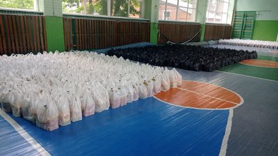 У Сумах видають продуктові набори містянам віком від 75 років У Сумах видають продуктові набори містянам віком від 75 років