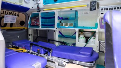 Громади Дніпропетовщини отримали 6 карет "швидкої", які області передали з Кореї