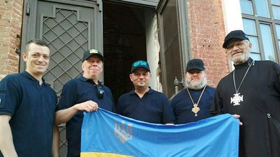 "Люди не можуть терпіти налаштованості на Москву": розмова з отцем з Харкова Віктором Маринчаком "Люди не можуть терпіти налаштованості на Москву": розмова з отцем з Харкова Віктором Маринчаком
