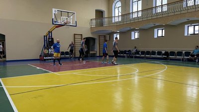У Сумах на баскетбольному майданчику змагались команди військових