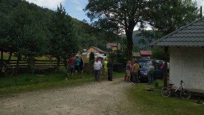 З погрозами і матюками. У Микуличині виник конфлікт місцевих жителів з патрульними З погрозами і матюками. У Микуличині виник конфлікт місцевих жителів з патрульними