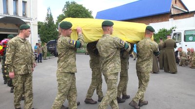 У Хмельницькому попрощалися з загиблим прикордонником