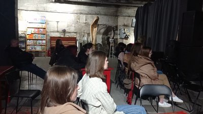 Поет з Тернопільщини презентував збірку "Стаміци": читання розпочались з нових віршів про війну