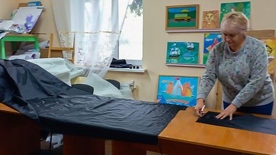 У Новоархангельську на Кіровоградщині шиють спальні мішки для військових
