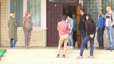 Не працює від початку карантину: на Хмельниччині батьки вимагають відкрити садок