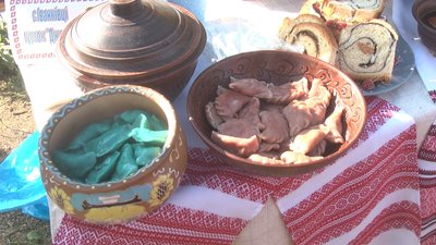 Дивували гостей й кольоровими варениками.