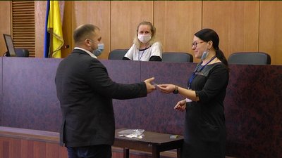 У Конотопі на Сумщині вперше засідає новообрана міськрада (ОНОВЛЕНО) У Конотопі на Сумщині вперше засідає новообрана міськрада (ОНОВЛЕНО)