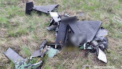 На Полтавщині вибухотехніки знешкодили бойові частини російських дронів