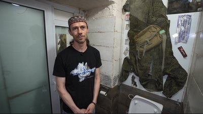Рустем Скибін у музеї трофеїв війни Рустем Скибін у музеї трофеїв війни