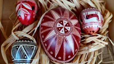 Великодні писанки на ярмарку у Варшаві Великодні писанки на ярмарку у Варшаві