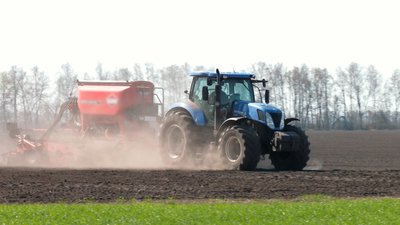 Зерно на Чернігівщині: стартувала посівна, сіють ранні зернові та зернобобові культури