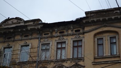 "Встиг відійти, це мене врятувало". У центрі Одеси обвалилася карниз будинку "Встиг відійти, це мене врятувало". У центрі Одеси обвалилася карниз будинку