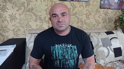 "З мене вимагали хабар". Громадянину Грузії, який живе на Дніпропетровщина 30 років, відмовили продовжити посвідку "З мене вимагали хабар". Громадянину Грузії, який живе на Дніпропетровщина 30 років, відмовили продовжити посвідку