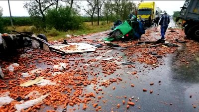Водії двох вантажівок загинули внаслідок ДТП у Березанському районі