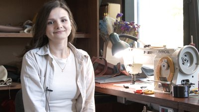 В Івано-Франківську для бійців ЗСУ виготовляють ремені ручної роботи