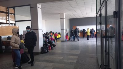 На автовокзалі Полтави скоротили більше половини рейсів На автовокзалі Полтави скоротили більше половини рейсів